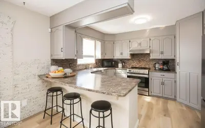 Interior photo 4 of 10737 108A AV