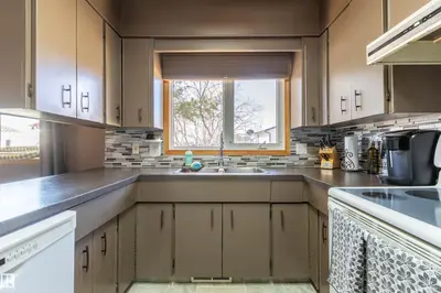 Interior photo 2 of 4824 51 ST