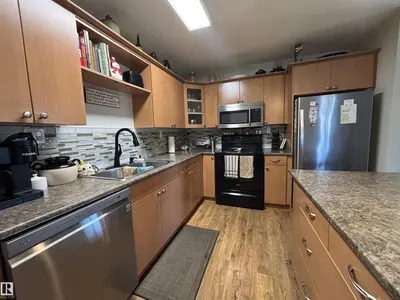 Interior photo 3 of 104 BIRCH DR