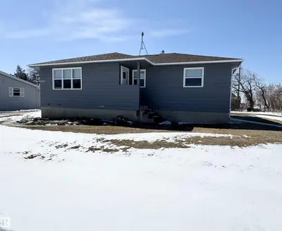 Interior photo 1 of 5027 51 AV