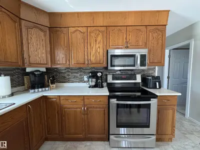 Interior photo 2 of 5027 51 AV