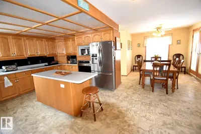 Interior photo 4 of 5204 1 AV E