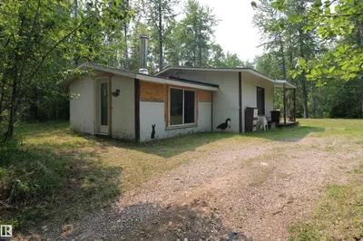 Interior photo 2 of 29 5124 TWP ROAD 554
