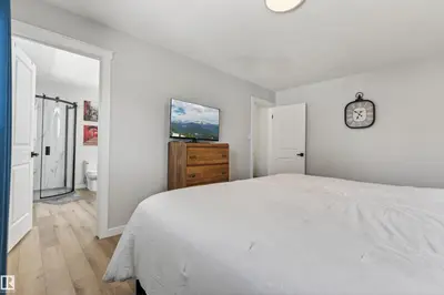 Interior photo 3 of 5413 52 Ave