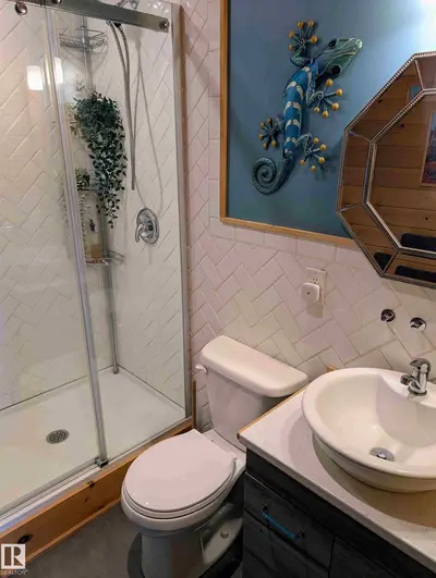 Interior photo 4 of 410 5 ST