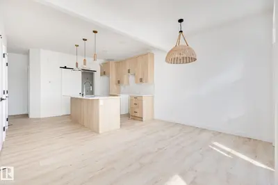 Interior photo 1 of 2635 62 ST SW