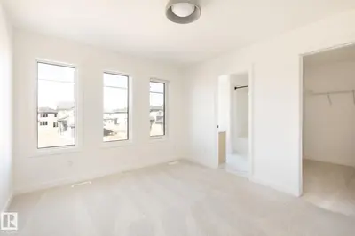 Interior photo 4 of 2635 62 ST SW