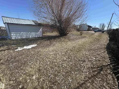 Interior photo 3 of 4728 50 AV