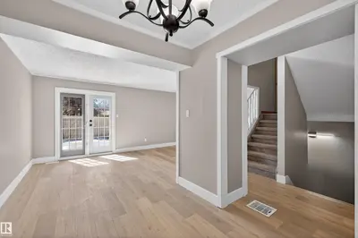 Interior photo 2 of 11 GREENFIELD ES