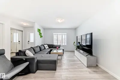 Interior photo 3 of 2505 14 AV NW