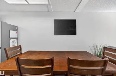 Interior photo 4 of 5420 43 AV