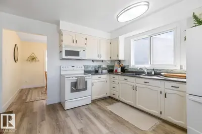 Interior photo 4 of 6908 19 AV NW