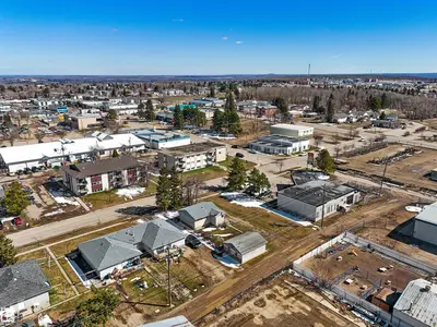 Interior photo 3 of 5124 53 ST