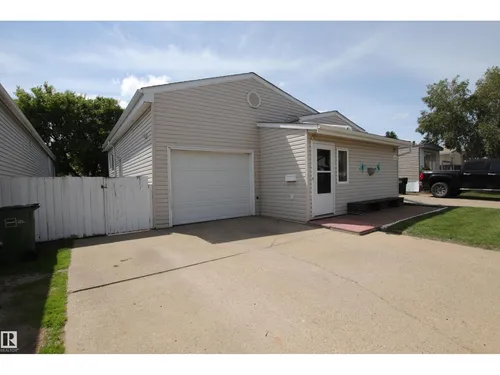 2415 West Oak WAY NW, Edmonton - $130,000