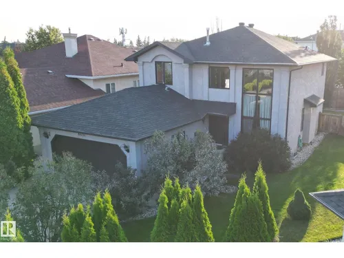 8407 160 AV NW, Edmonton - $585,000