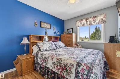 Interior photo 4 of 5003 38 ST