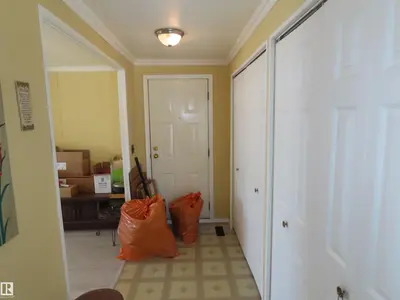 Interior photo 3 of 98 Lakeview DR