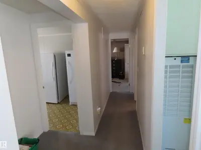 Interior photo 2 of 98 Lakeview DR