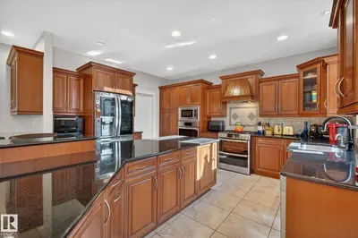 Interior photo 3 of 918 HOLLINGSWORTH BN NW