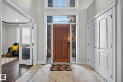 Interior photo 1 of 918 HOLLINGSWORTH BN NW