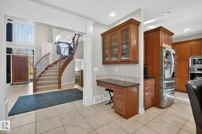 Interior photo 4 of 918 HOLLINGSWORTH BN NW