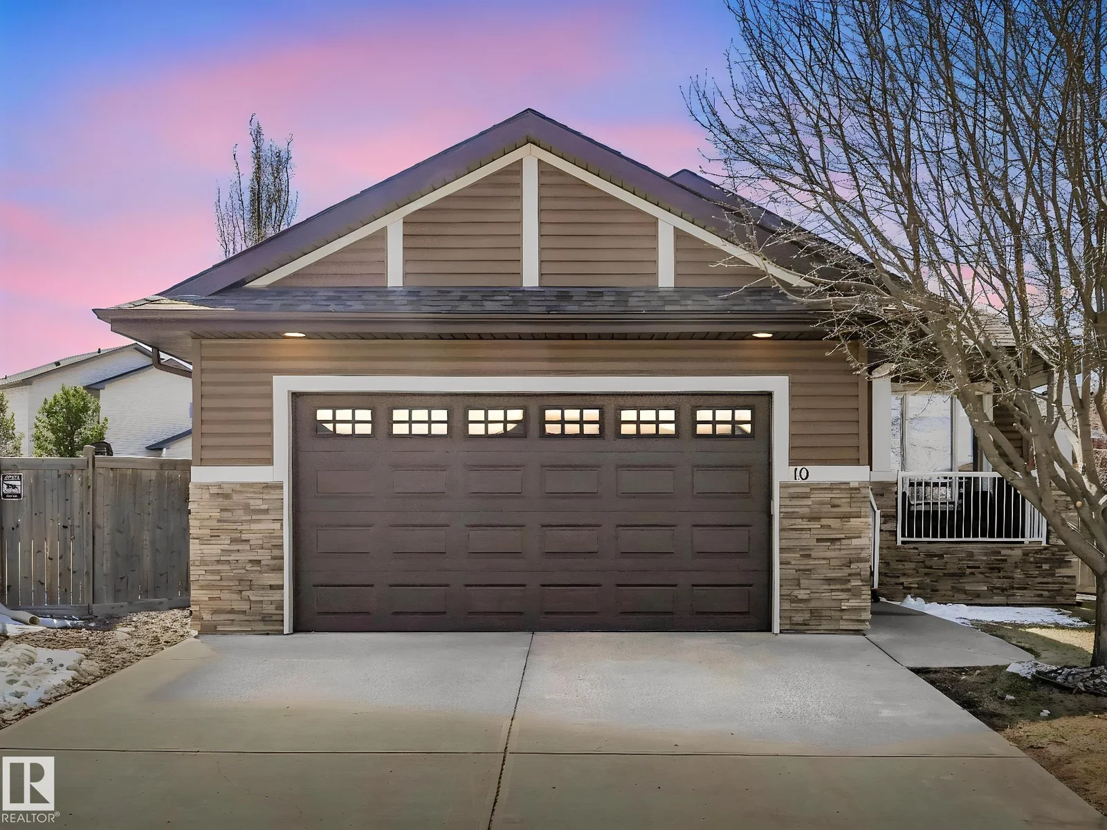 10 BRASSARD CO, Beaumont - 4 bedroom Detached Single Family for sale