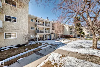 Interior photo 1 of #202 328 Woodbridge WY