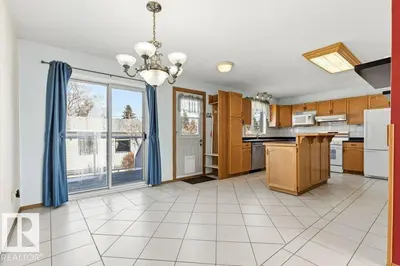 Interior photo 3 of 4736 55 AV