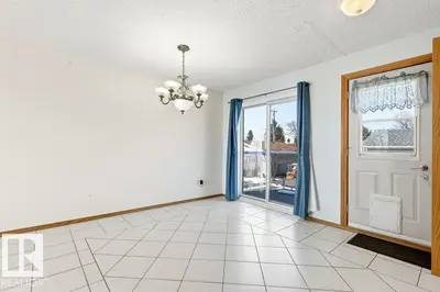 Interior photo 4 of 4736 55 AV