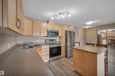 Interior photo 2 of #238 2096 Blackmud Creek DR SW