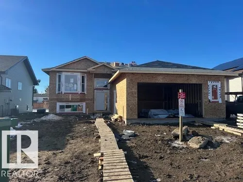 6 4 AV, Hay Lakes - $499,900