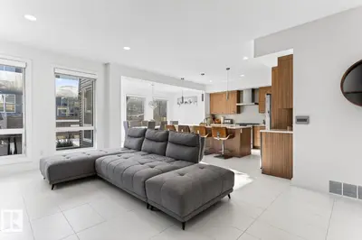 Interior photo 3 of 793 WINDERMERE WD NW