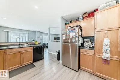 Interior photo 3 of 715 HUDSON PL NW