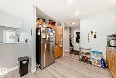 Interior photo 4 of 715 HUDSON PL NW