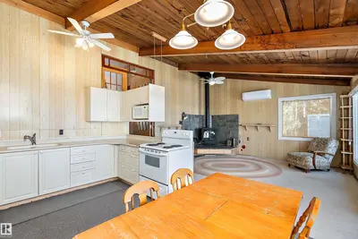 Interior photo 4 of 85 Poplar Bay