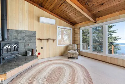 Interior photo 2 of 85 Poplar Bay