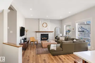 Interior photo 3 of 40 DUNFIELD CR