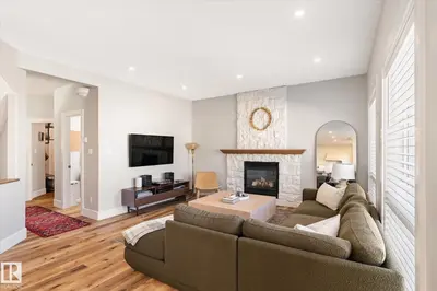 Interior photo 4 of 40 DUNFIELD CR