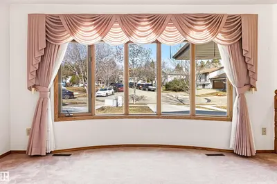 Interior photo 2 of 19 LOUISBOURG PL