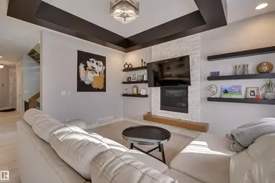 Interior photo 2 of 550 EAGLESON WD NW