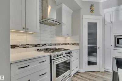 Interior photo 4 of 9 ROLSTON CL