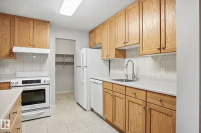 Interior photo 2 of 238 SURREY GARDENS GD NW