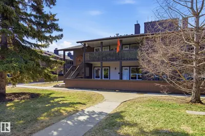 Interior photo 1 of 238 SURREY GARDENS GD NW