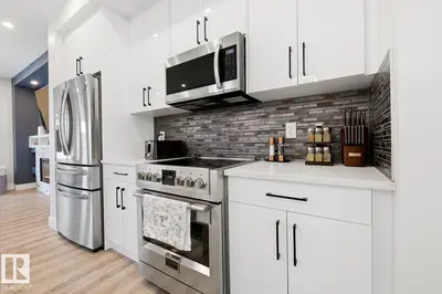 Interior photo 2 of #61 230 EDGEMONT RD NW