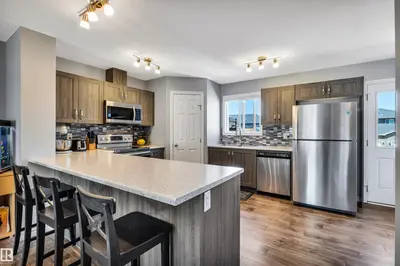 Interior photo 4 of 2424 WONNACOTT CT SW