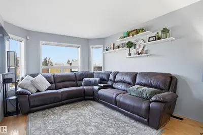 Interior photo 4 of 112 BROOKVIEW WY