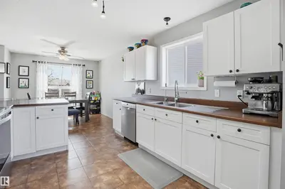 Interior photo 2 of 112 BROOKVIEW WY