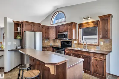 Interior photo 4 of 4 BIRCHMONT DR