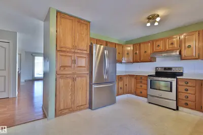 Interior photo 3 of 201 PARKVIEW DR