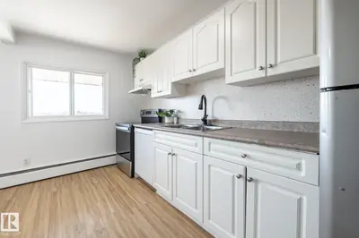 Interior photo 1 of #502D 2908 116A AV NW